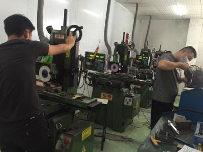 精密模房車(chē)間