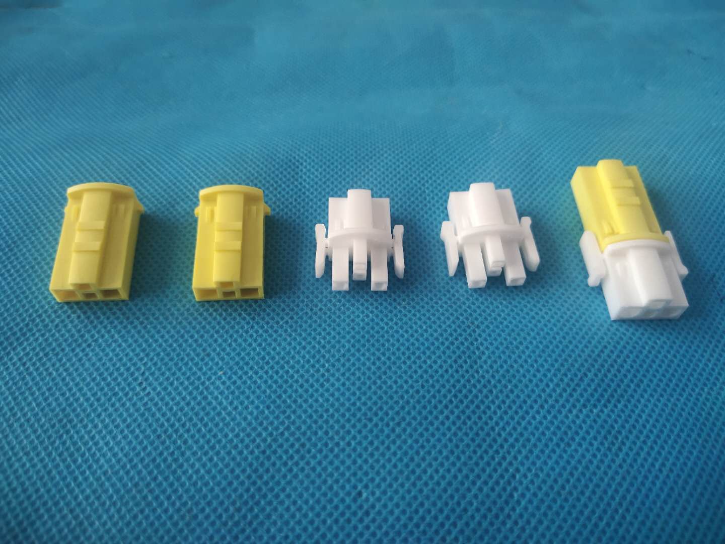 電子連接器 電子連接器